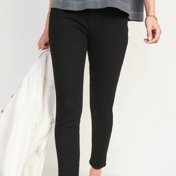 Black Old Navy, Rockstar Super Skinny Mid-Rise, Size 10 Short - Picture 1 of 7